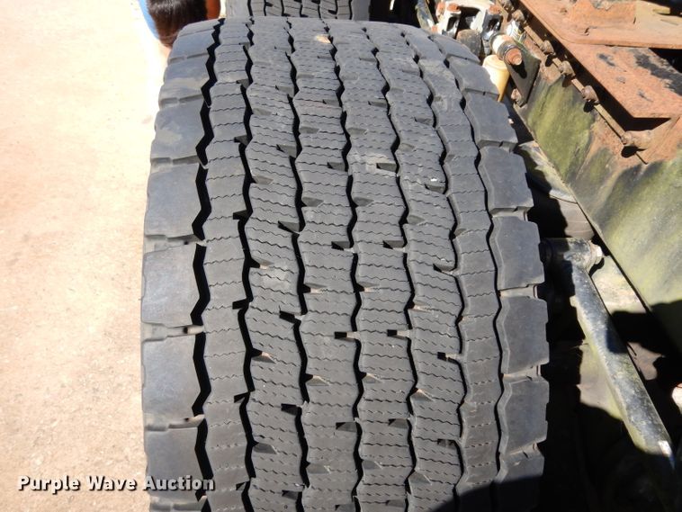 image for item DG6878 2006 Peterbilt 387  semi truck