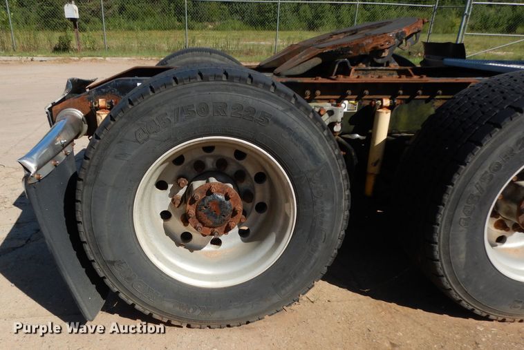 image for item DG6878 2006 Peterbilt 387  semi truck