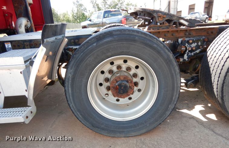 image for item DG6878 2006 Peterbilt 387  semi truck