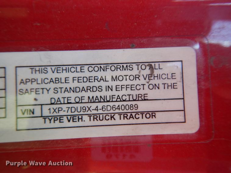 image for item DG6878 2006 Peterbilt 387  semi truck