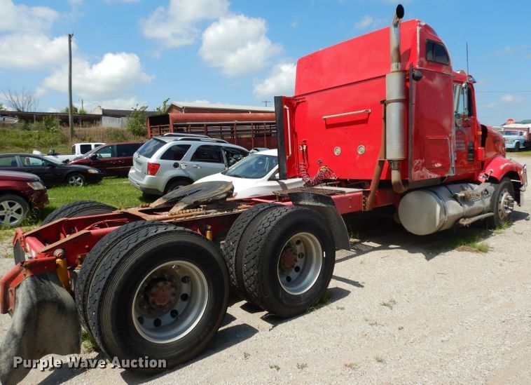 image for item DG6970 1996 International 9400  semi truck