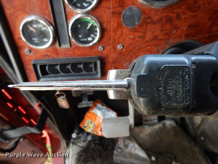 image for item DG6970 1996 International 9400  semi truck