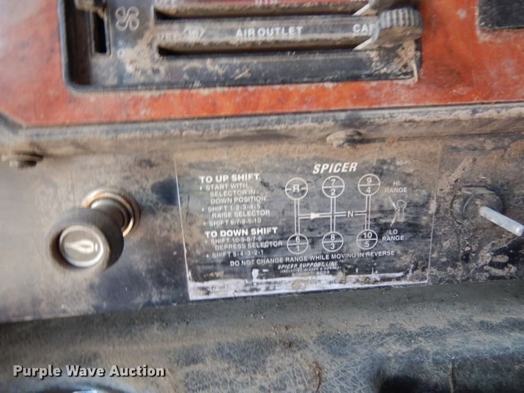 image for item DG6970 1996 International 9400  semi truck