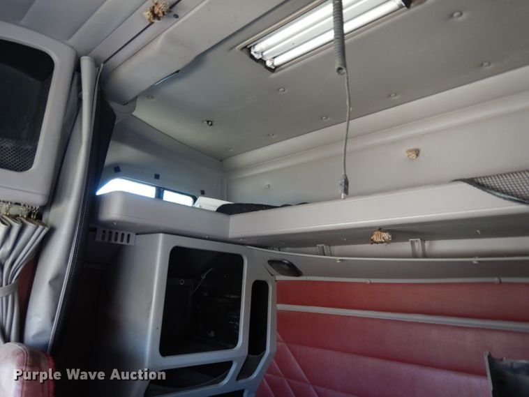 image for item DG6970 1996 International 9400  semi truck