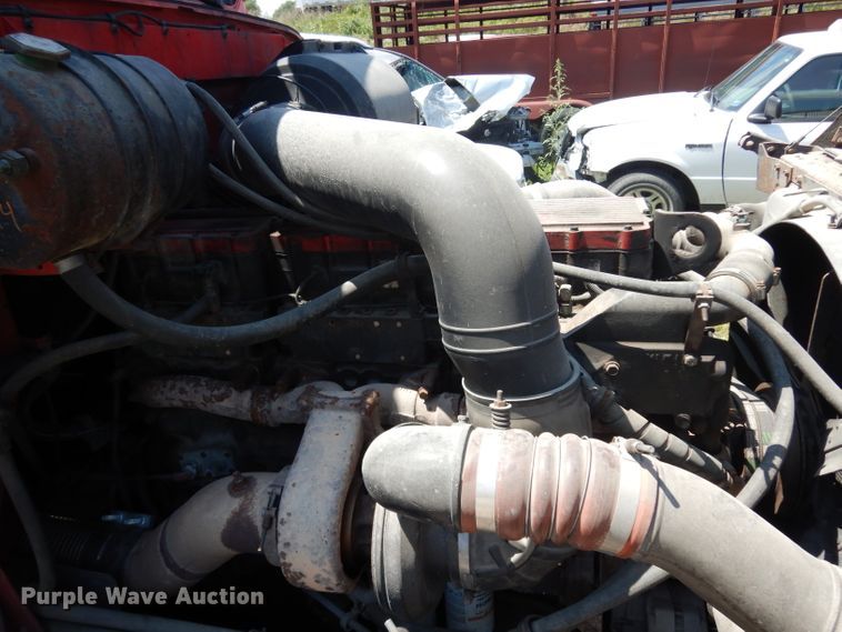 image for item DG6970 1996 International 9400  semi truck