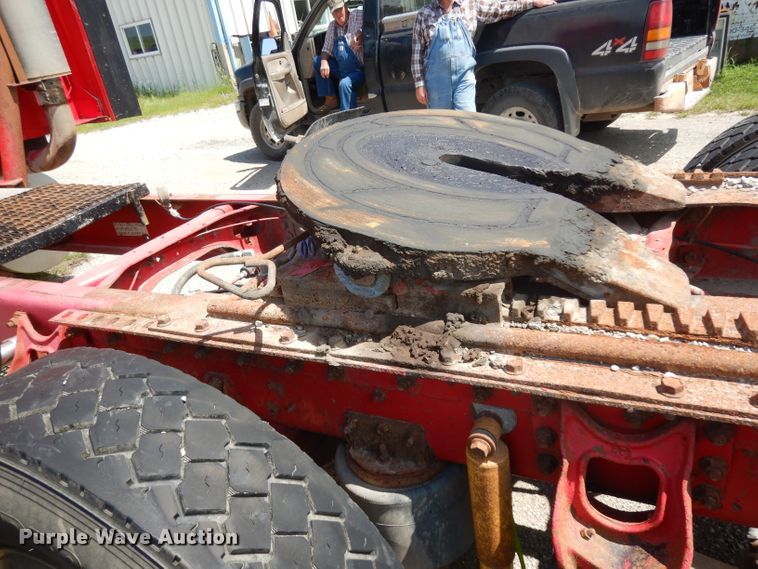 image for item DG6970 1996 International 9400  semi truck