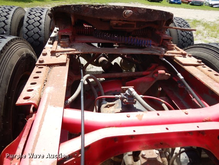 image for item DG6970 1996 International 9400  semi truck