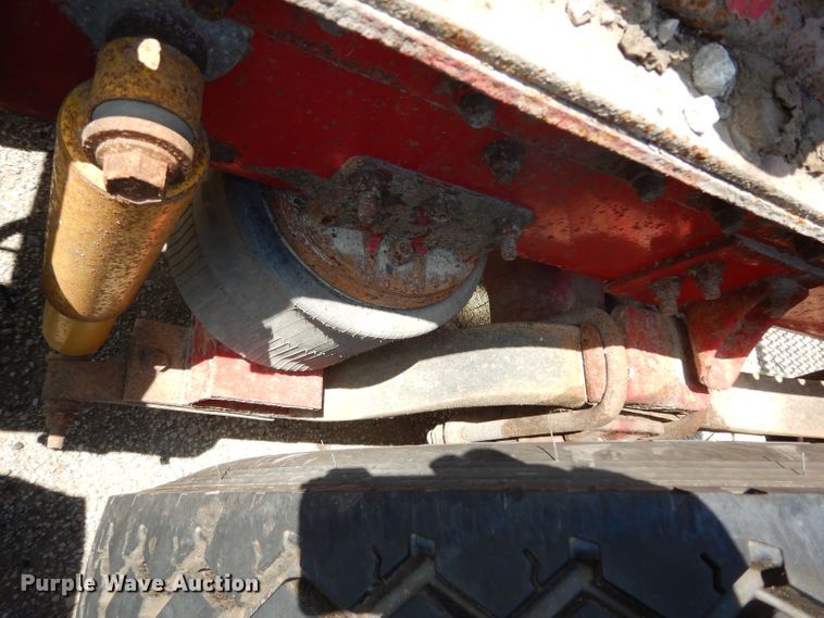 image for item DG6970 1996 International 9400  semi truck