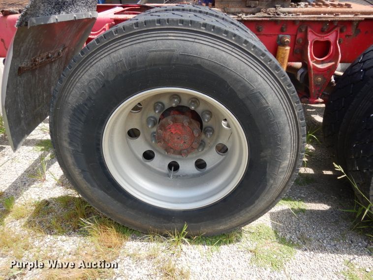 image for item DG6970 1996 International 9400  semi truck