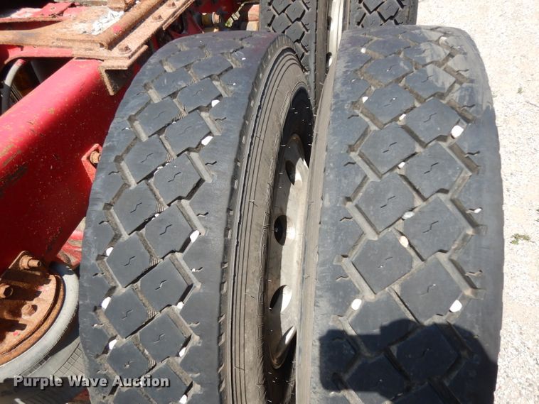 image for item DG6970 1996 International 9400  semi truck