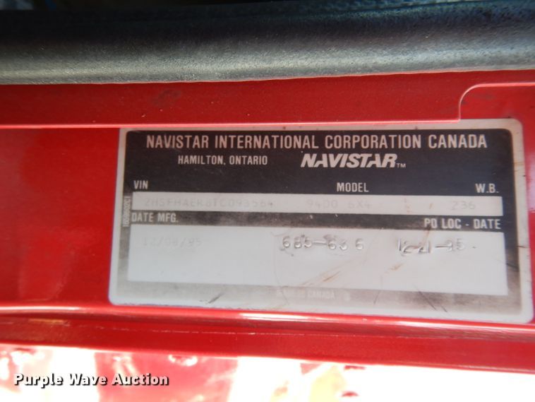 image for item DG6970 1996 International 9400  semi truck