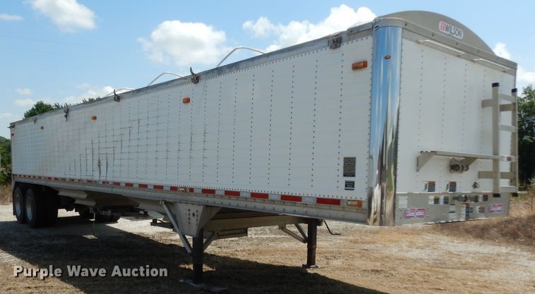 image for item DG6971 2015 Wilson DWH-500 double hopper bottom grain trailer