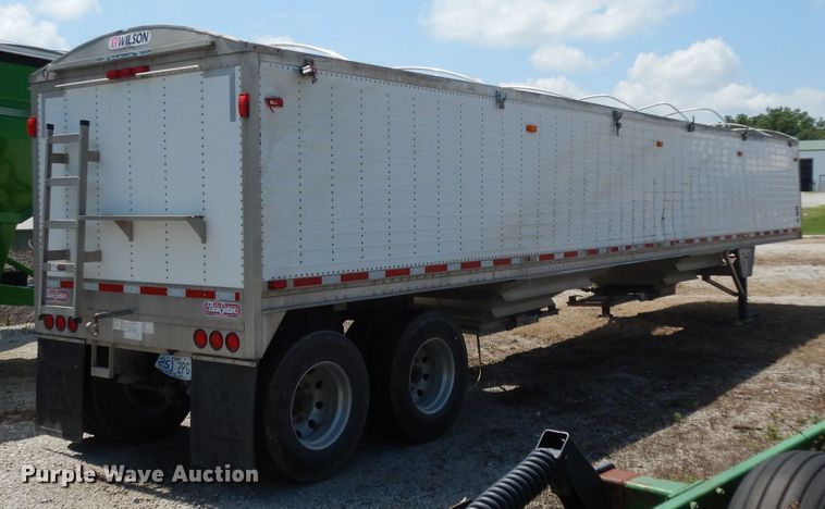 image for item DG6971 2015 Wilson DWH-500 double hopper bottom grain trailer