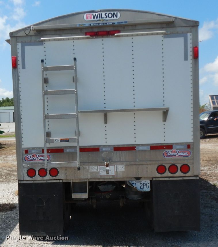 image for item DG6971 2015 Wilson DWH-500 double hopper bottom grain trailer