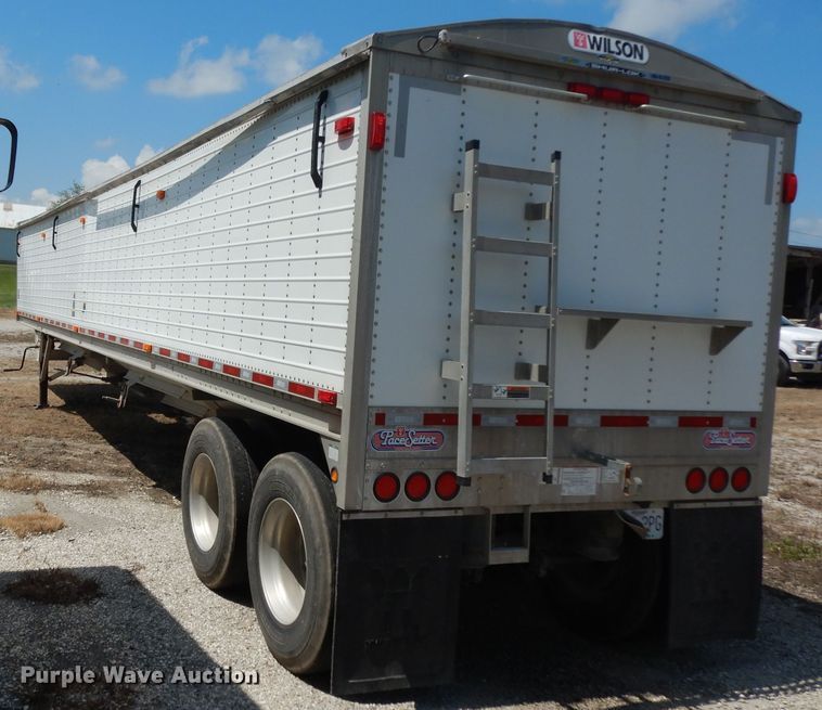 image for item DG6971 2015 Wilson DWH-500 double hopper bottom grain trailer