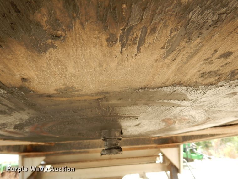 image for item DG6971 2015 Wilson DWH-500 double hopper bottom grain trailer