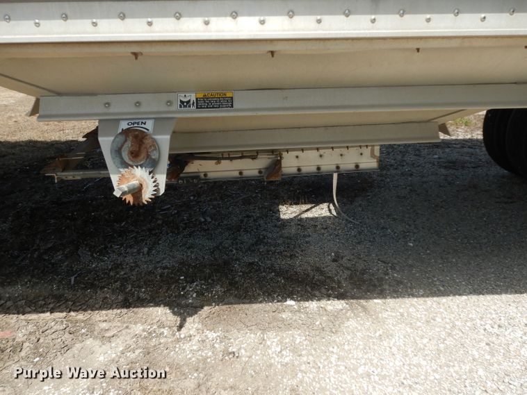 image for item DG6971 2015 Wilson DWH-500 double hopper bottom grain trailer
