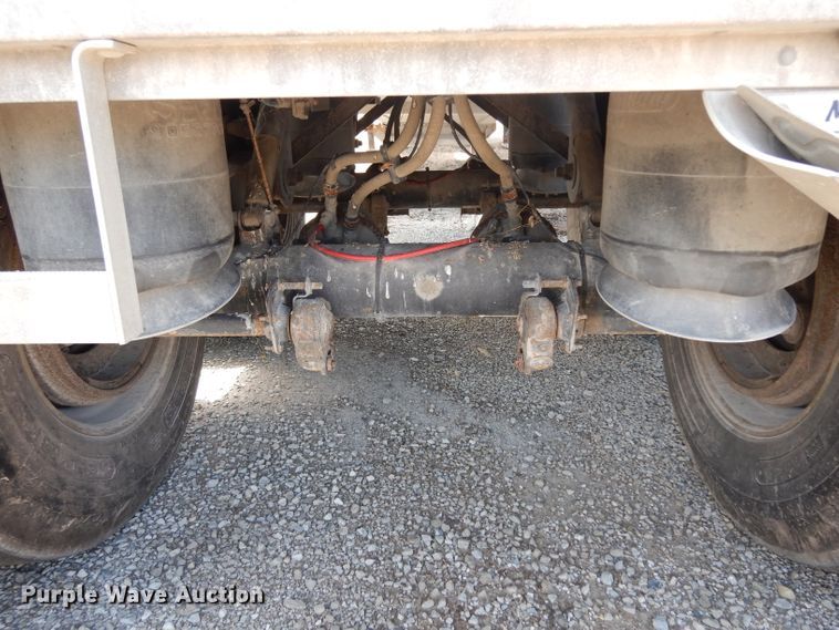 image for item DG6971 2015 Wilson DWH-500 double hopper bottom grain trailer