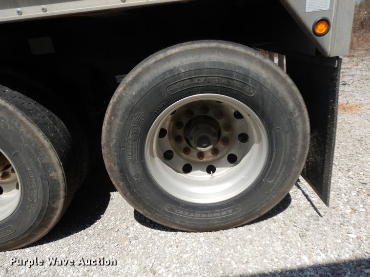 image for item DG6971 2015 Wilson DWH-500 double hopper bottom grain trailer