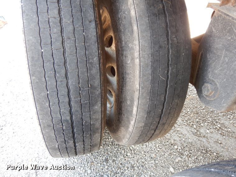 image for item DG6971 2015 Wilson DWH-500 double hopper bottom grain trailer