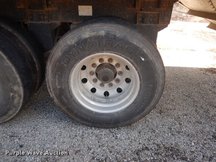 image for item DG6971 2015 Wilson DWH-500 double hopper bottom grain trailer