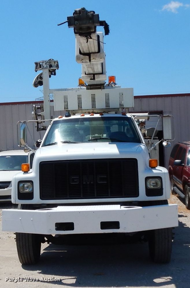 image for item DG6974 2001 GMC C7500  bucket truck
