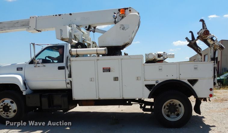 image for item DG6974 2001 GMC C7500  bucket truck