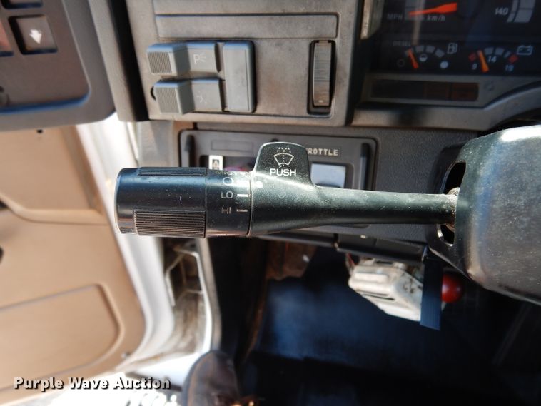 image for item DG6974 2001 GMC C7500  bucket truck