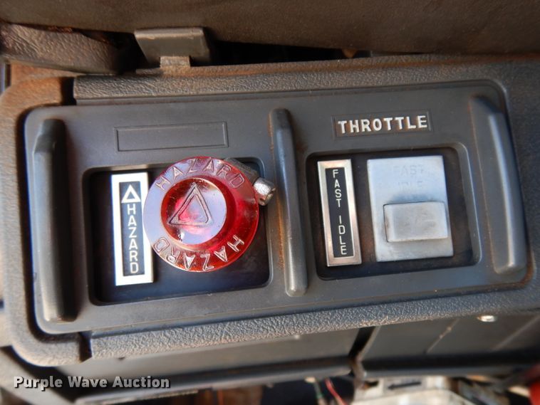 image for item DG6974 2001 GMC C7500  bucket truck