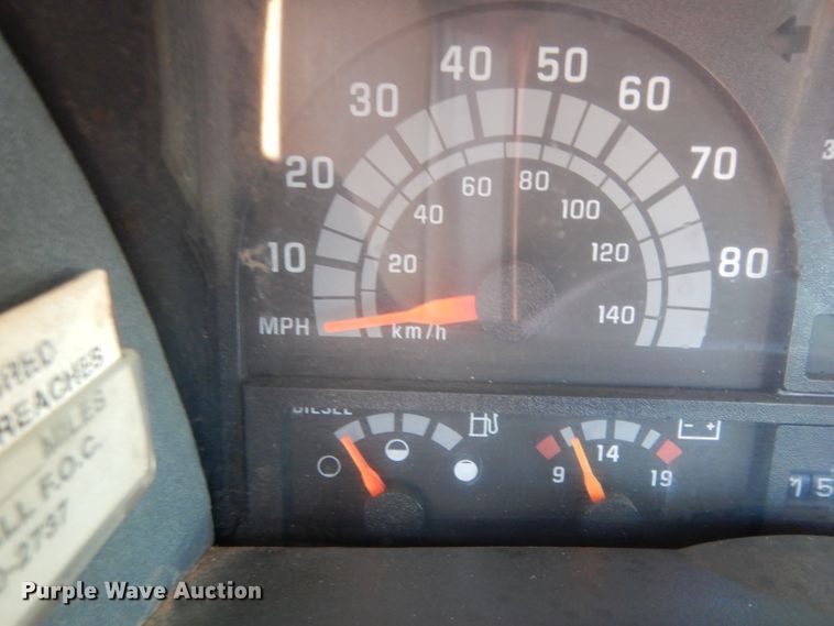 image for item DG6974 2001 GMC C7500  bucket truck