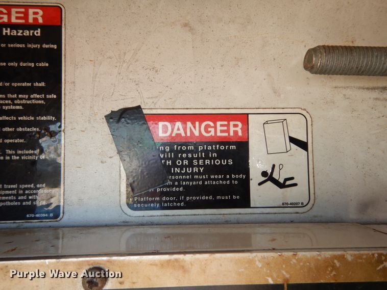 image for item DG6974 2001 GMC C7500  bucket truck