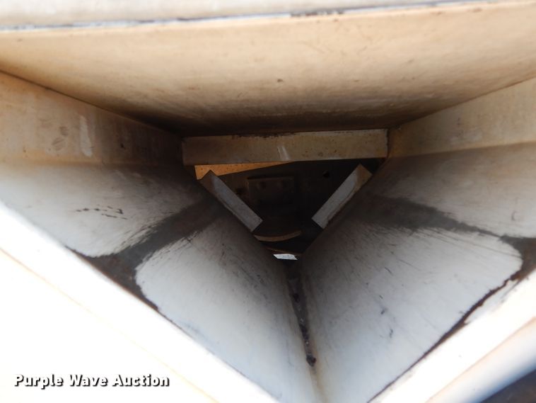 image for item DG6974 2001 GMC C7500  bucket truck