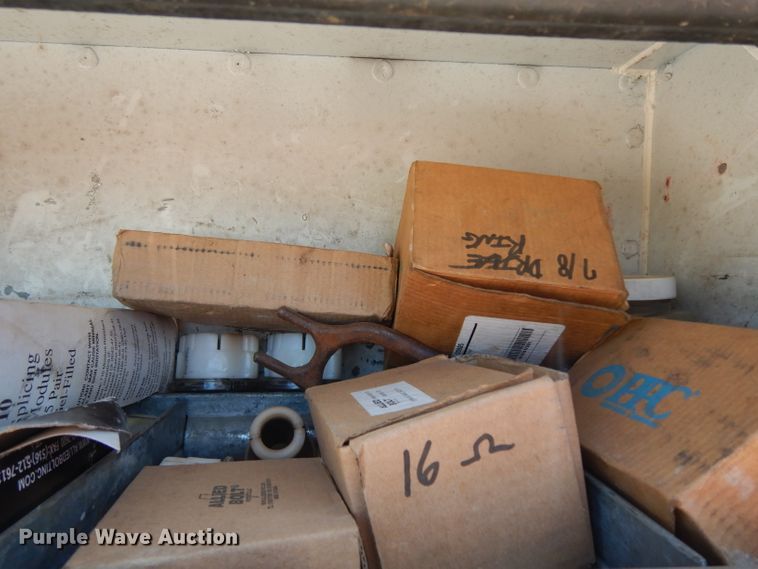 image for item DG6974 2001 GMC C7500  bucket truck