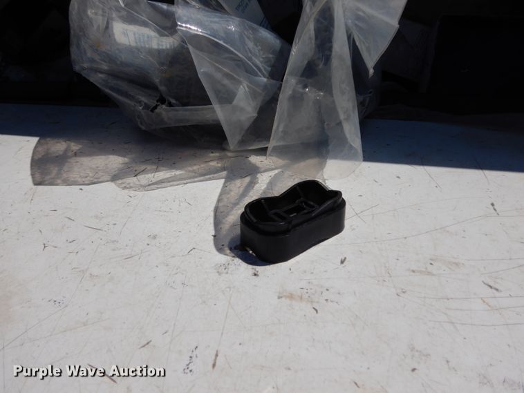 image for item DG6974 2001 GMC C7500  bucket truck