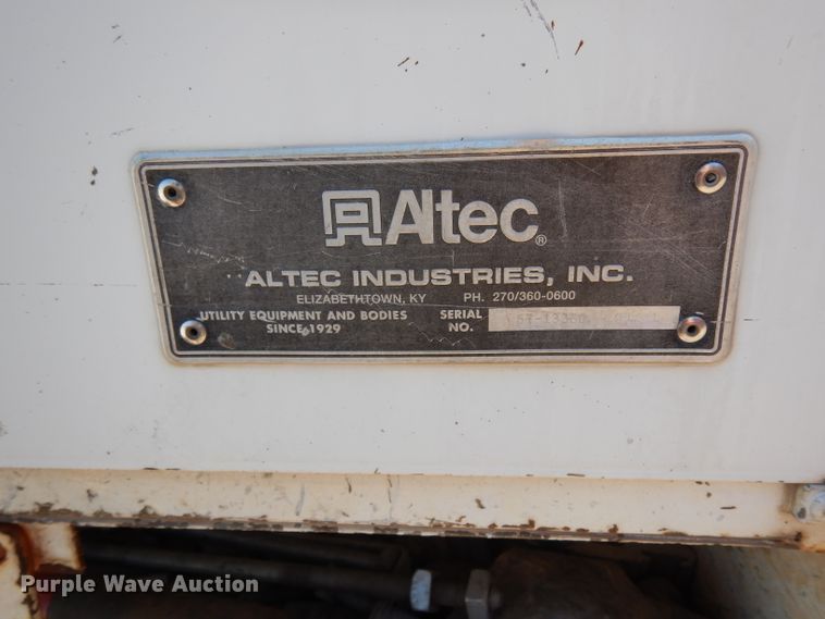 image for item DG6974 2001 GMC C7500  bucket truck