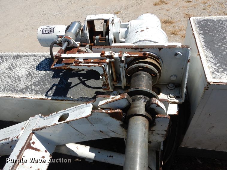 image for item DG6974 2001 GMC C7500  bucket truck