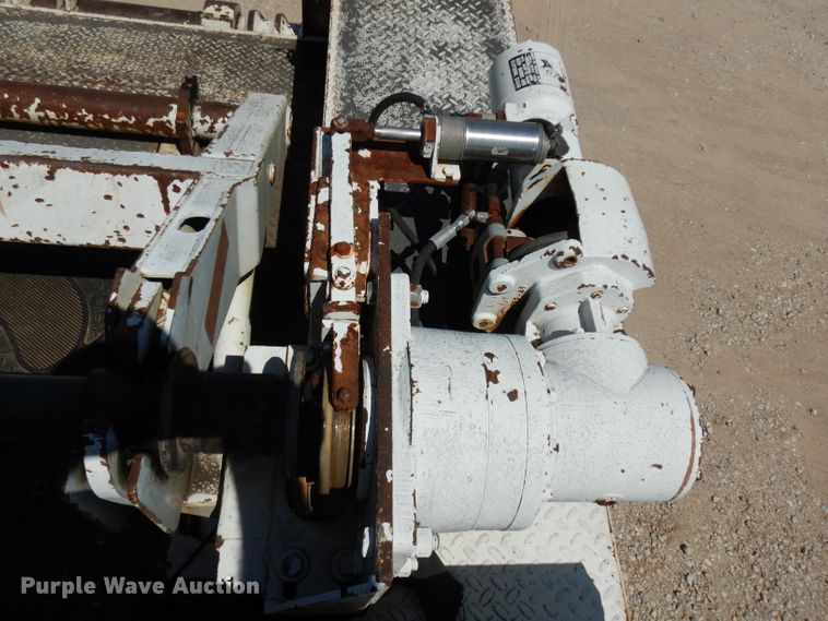 image for item DG6974 2001 GMC C7500  bucket truck