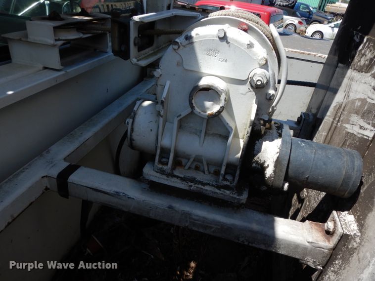image for item DG6974 2001 GMC C7500  bucket truck