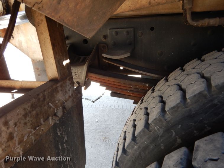 image for item DG6974 2001 GMC C7500  bucket truck