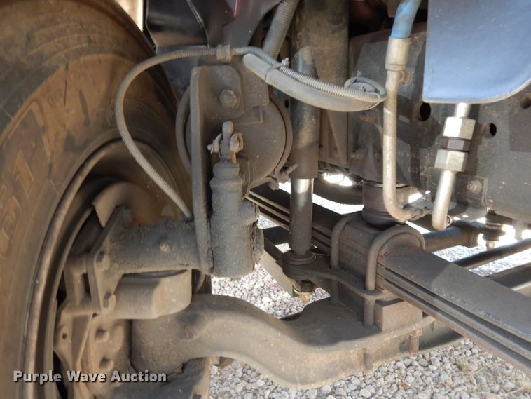 image for item DG6974 2001 GMC C7500  bucket truck