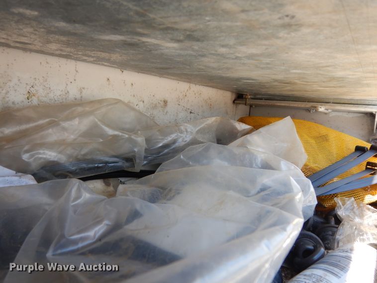 image for item DG6974 2001 GMC C7500  bucket truck