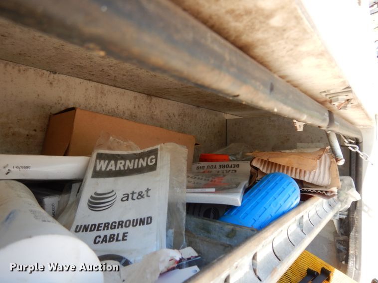 image for item DG6974 2001 GMC C7500  bucket truck