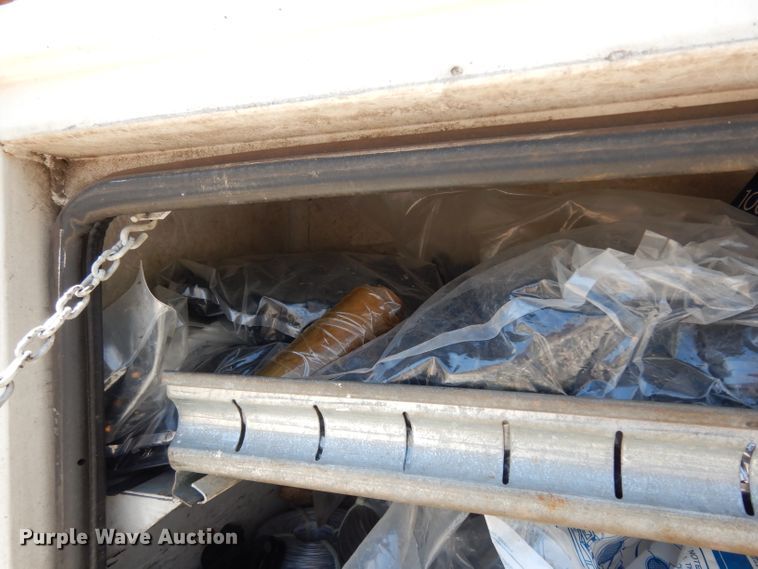 image for item DG6974 2001 GMC C7500  bucket truck