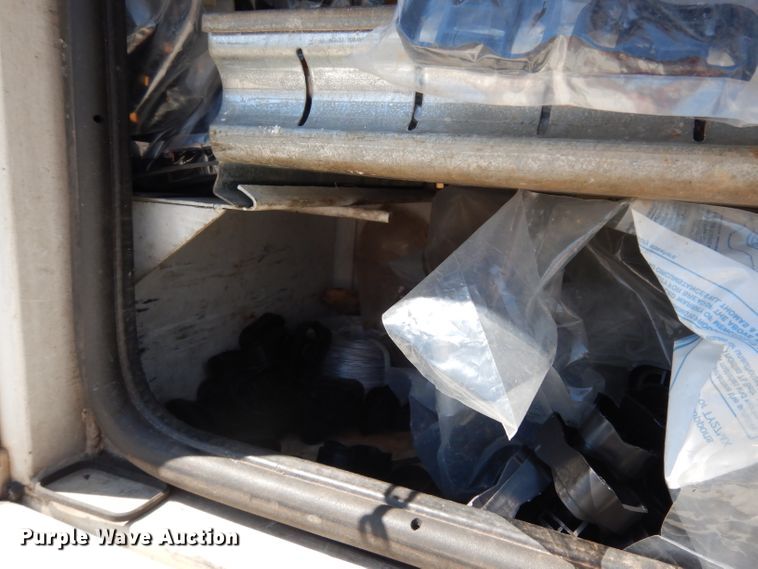 image for item DG6974 2001 GMC C7500  bucket truck