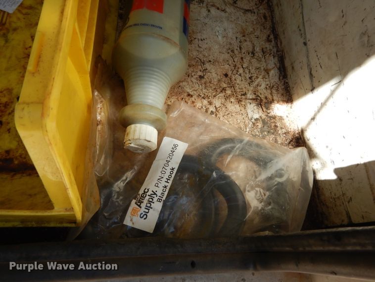 image for item DG6974 2001 GMC C7500  bucket truck