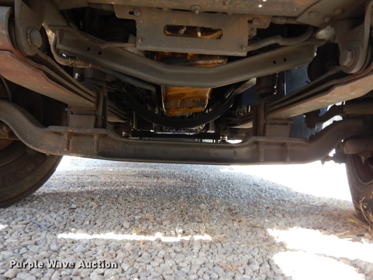 image for item DG6974 2001 GMC C7500  bucket truck