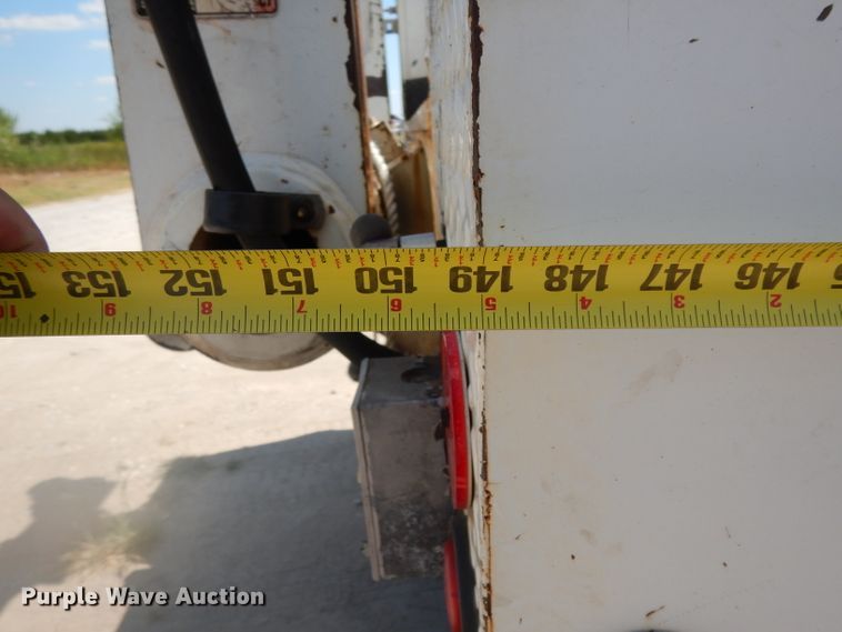 image for item DG6974 2001 GMC C7500  bucket truck