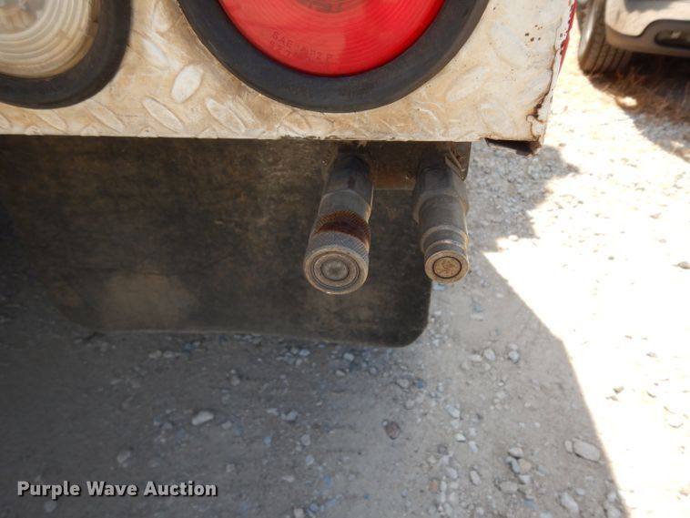 image for item DG6974 2001 GMC C7500  bucket truck