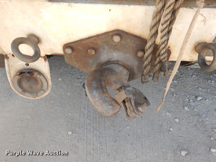 image for item DG6974 2001 GMC C7500  bucket truck