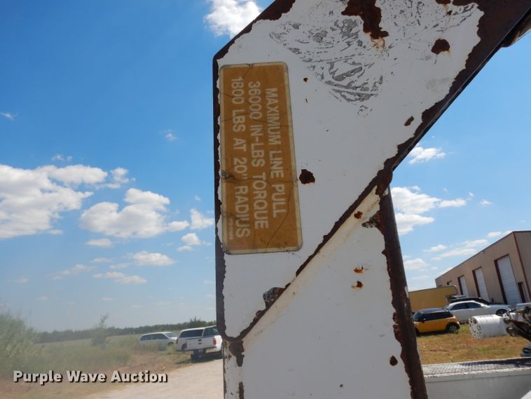 image for item DG6974 2001 GMC C7500  bucket truck